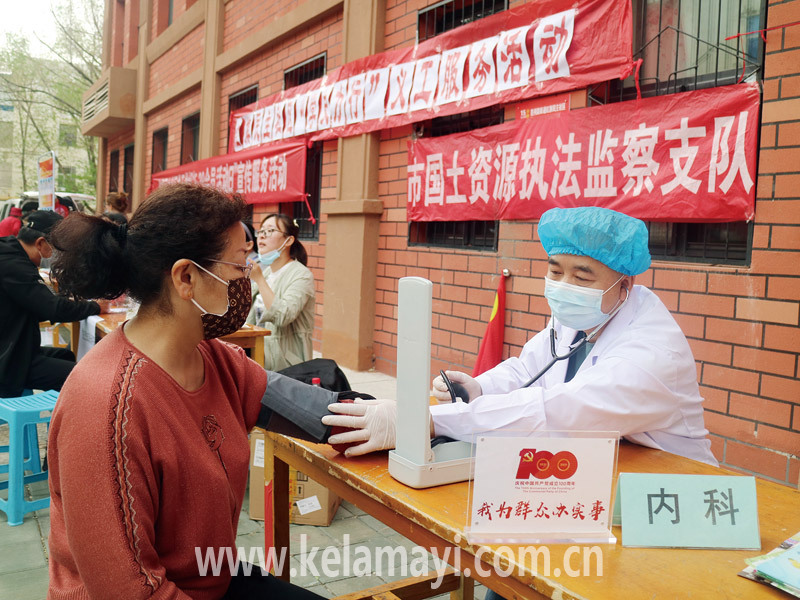红旗社区人口_红旗民主社区:提升居民幸福感